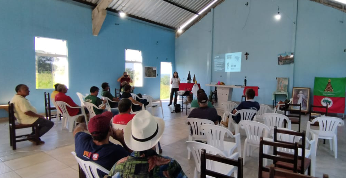 Reunião realizada na igreja do centro comunitário do PA Dom José Gomes em janeiro de 2024.